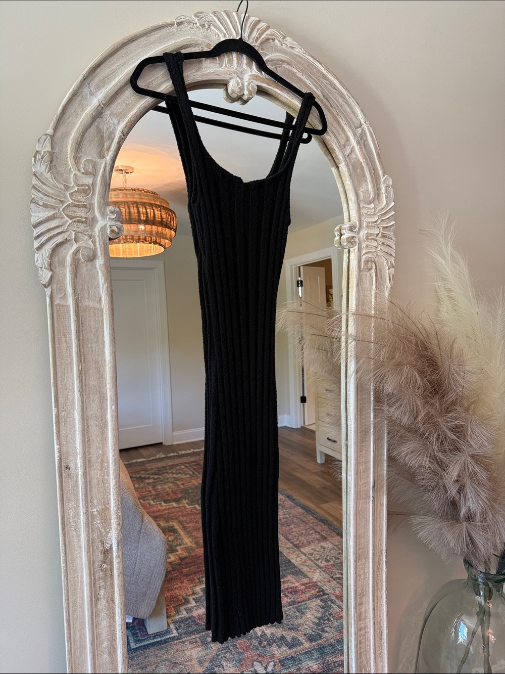 Sleek Black Ribbed Maxi Dress with Wide Straps